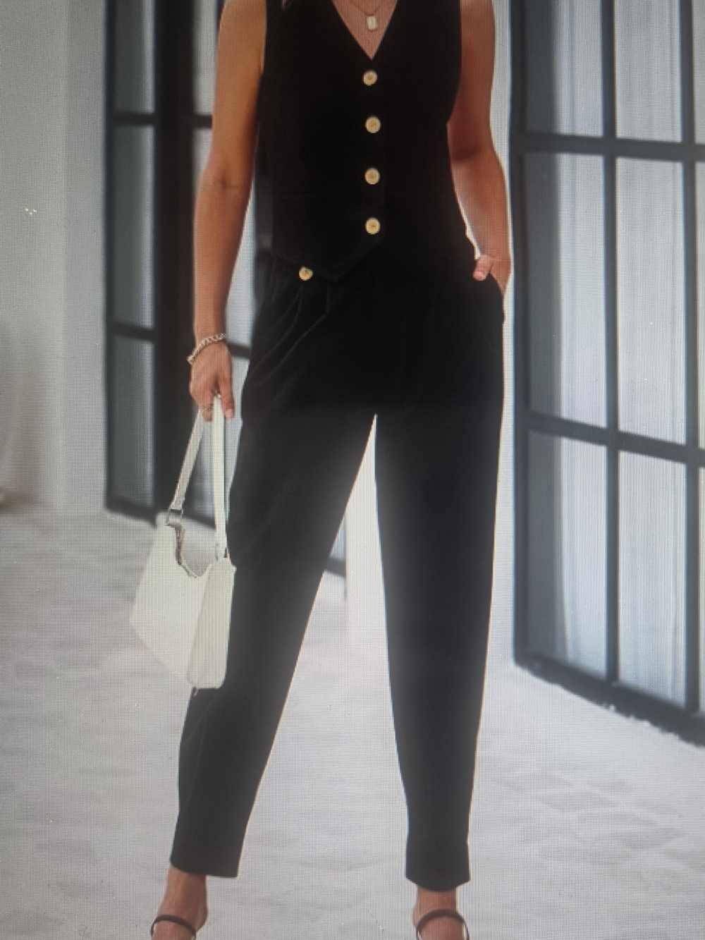 Black Tailored Straight-Leg Pants - Sleek Everyday Style